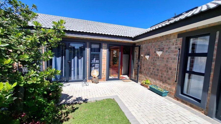 3 Bedroom Property for Sale in Dolphin Creek Golf Estate Western Cape